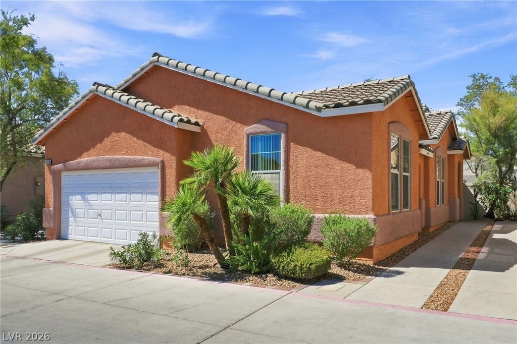 2528 Living Rock Street, Las Vegas, NV 89106