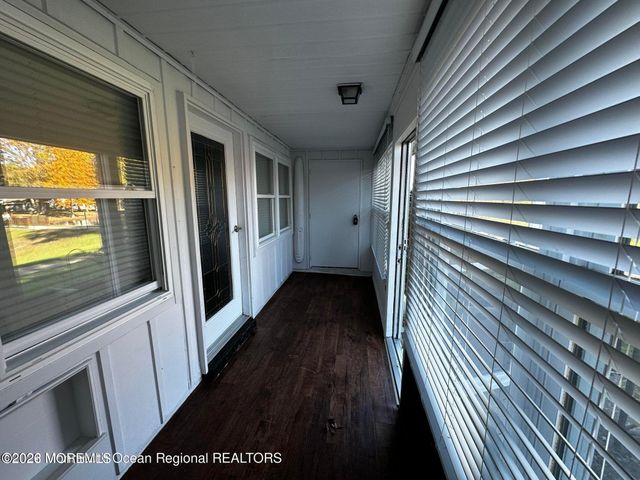 106 E Edinburgh Lane, Lakewood, NJ 08701