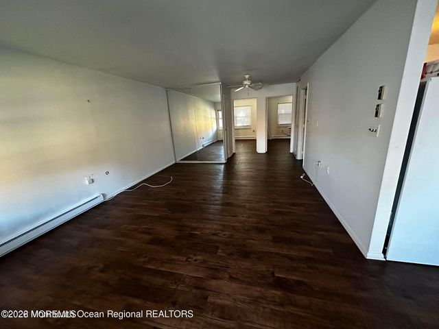 106 E Edinburgh Lane, Lakewood, NJ 08701