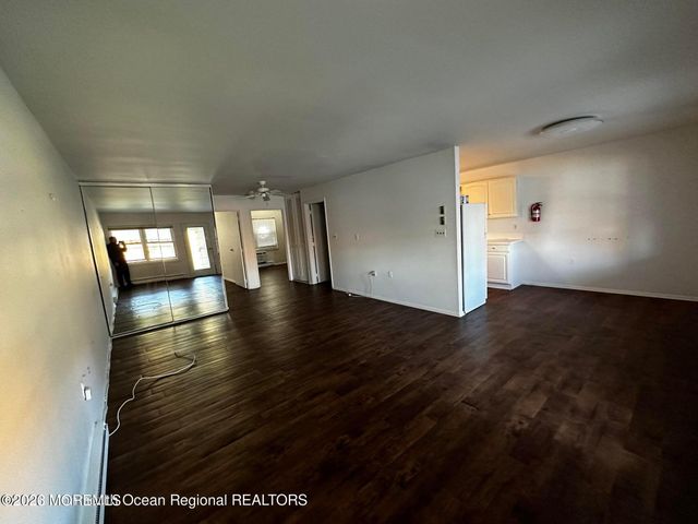 106 E Edinburgh Lane, Lakewood, NJ 08701
