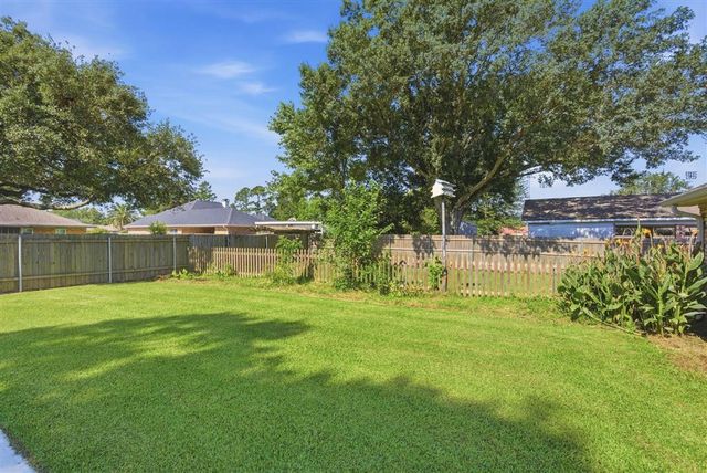 2007 Nicholas Street, Lake Charles, LA 70605