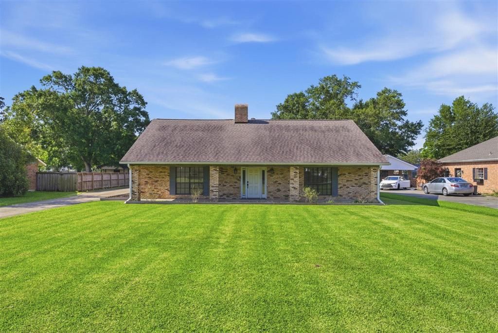 2007 Nicholas Street, Lake Charles, LA 70605