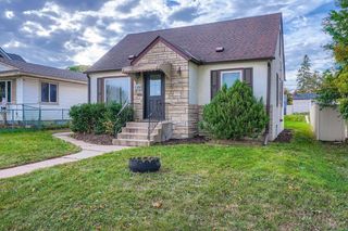 684 37th Avenue NE, Minneapolis, MN 55421