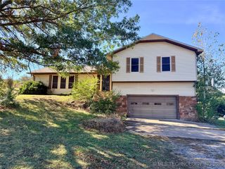 29815 Dustin Road, Henryetta, OK 74437