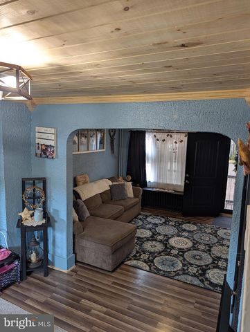 331 E 3RD ST, Mount Carmel, PA 17851
