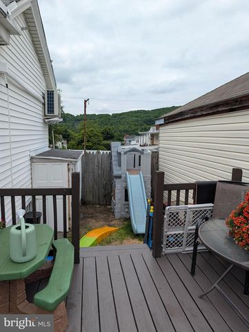331 E 3RD ST, Mount Carmel, PA 17851