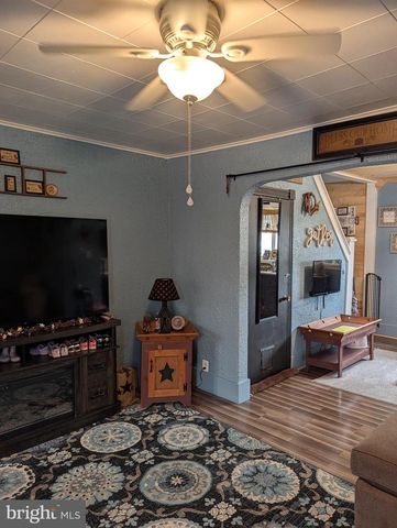 331 E 3RD ST, Mount Carmel, PA 17851