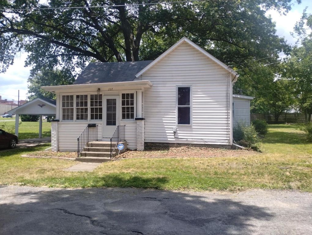 Image 1 of property listing at 207 N 8th Street, Mt Vernon, IL 62864