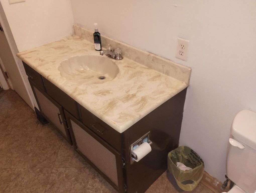 Image 11 of property listing at 207 N 8th Street, Mt Vernon, IL 62864