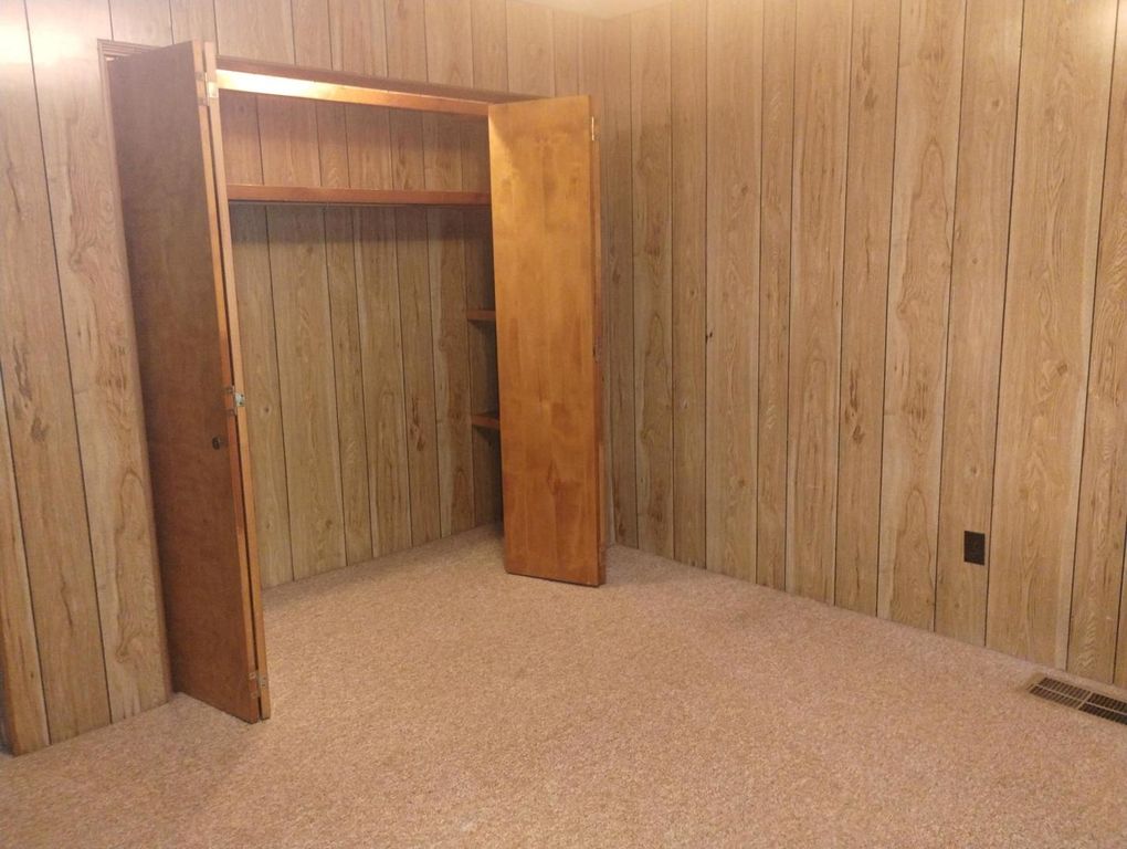 Image 8 of property listing at 207 N 8th Street, Mt Vernon, IL 62864