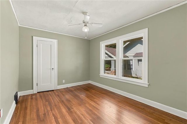 5817 Oak Street, Kansas City, MO 64113