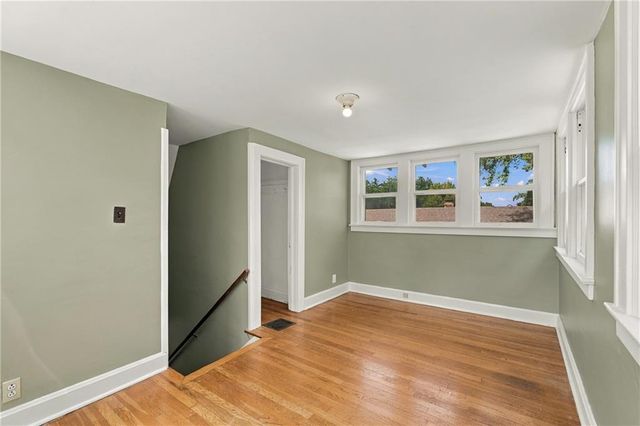 5817 Oak Street, Kansas City, MO 64113