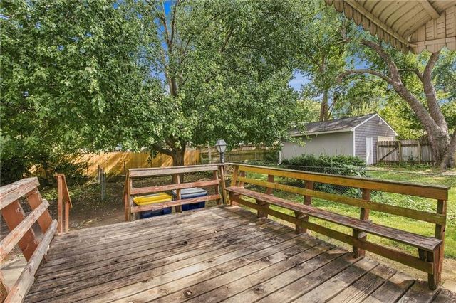 5817 Oak Street, Kansas City, MO 64113