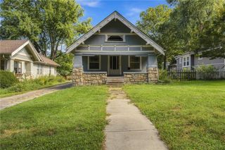 5817 Oak Street, Kansas City, MO 64113