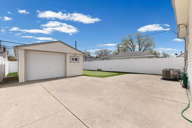 2236 Tyler Avenue, Berkley City, MI 48072