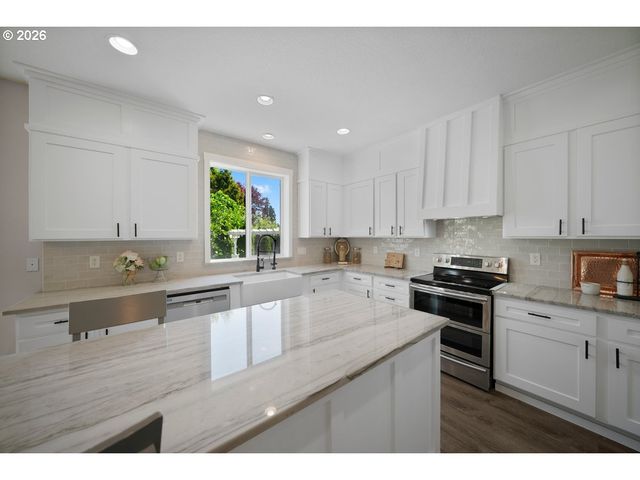 20152 CHANTICLEER Pl, Oregon City, OR 97045