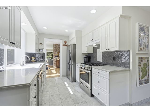 7670 Sw ARBOR LAKE Ct, Wilsonville, OR 97070