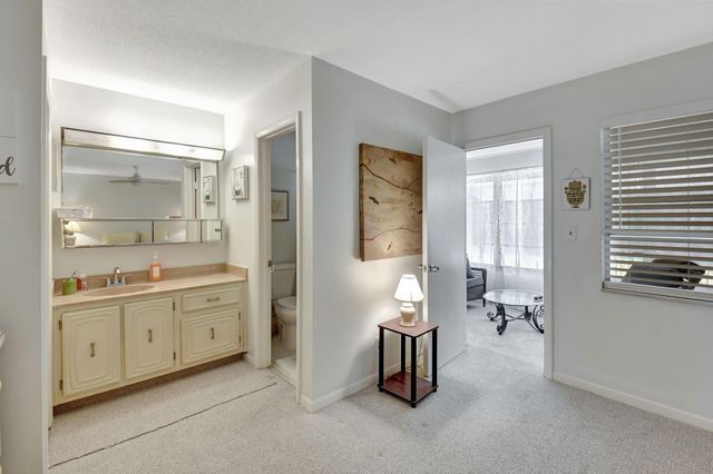 170 High Point Terrace E Apt B, Delray Beach, FL 33445