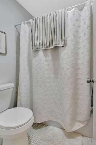 170 High Point Terrace E Apt B, Delray Beach, FL 33445