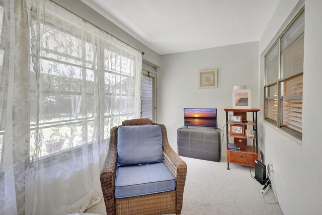 170 High Point Terrace E Apt B, Delray Beach, FL 33445