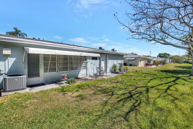 170 High Point Terrace E Apt B, Delray Beach, FL 33445