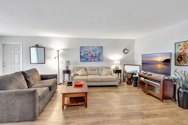 170 High Point Terrace E Apt B, Delray Beach, FL 33445