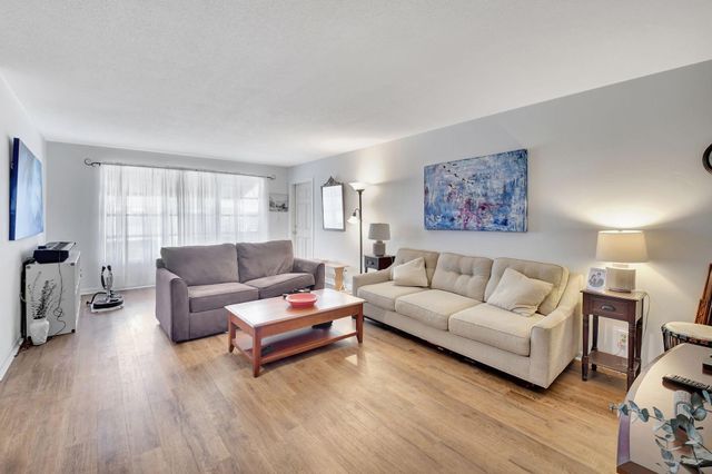 170 High Point Terrace E Apt B, Delray Beach, FL 33445