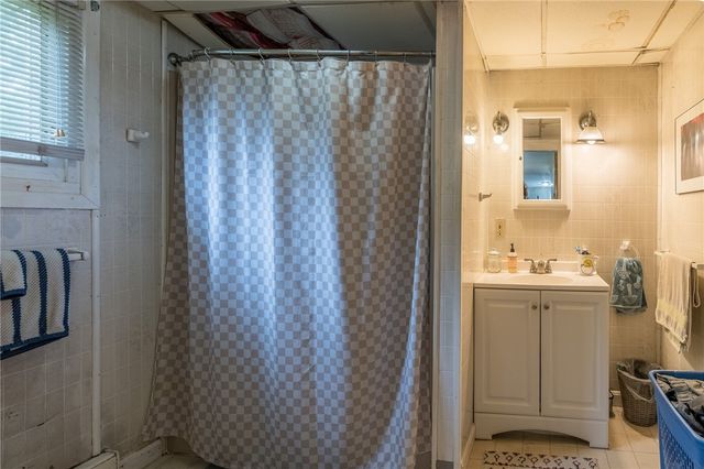 7 Broadview Avenue, Bristol, RI 02809