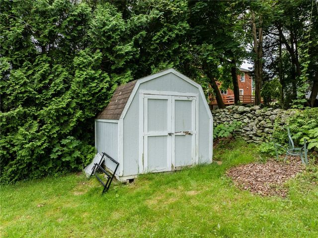 7 Broadview Avenue, Bristol, RI 02809