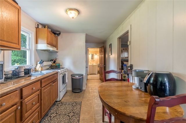 7 Broadview Avenue, Bristol, RI 02809