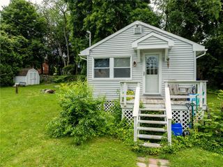 7 Broadview Avenue, Bristol, RI 02809
