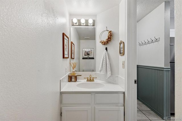 8773 W Cornell Avenue 10, Lakewood, CO 80227