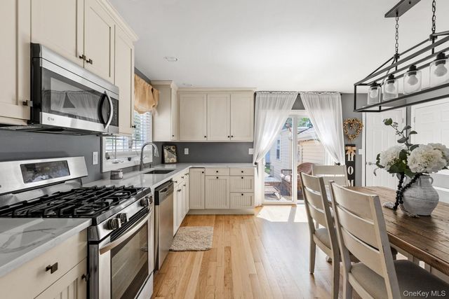 102 Garfield Place, Massapequa, NY 11758