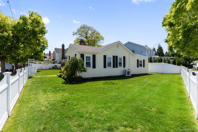 102 Garfield Place, Massapequa, NY 11758