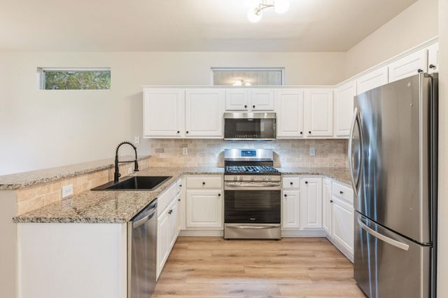 137 Trail Rider WAY, Georgetown, TX 78633