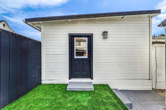 2027 31 E Avenue, National City, CA 91950