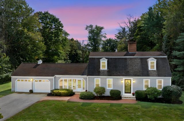 68 Stumpfield Road, Kensington, NH 03833