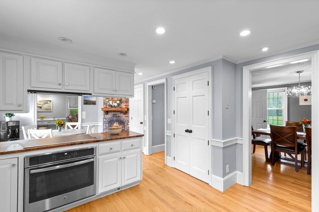 68 Stumpfield Road, Kensington, NH 03833