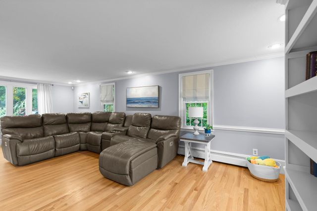 68 Stumpfield Road, Kensington, NH 03833