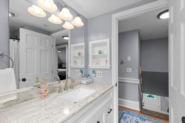 68 Stumpfield Road, Kensington, NH 03833