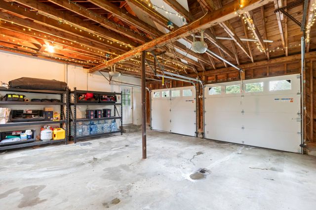 68 Stumpfield Road, Kensington, NH 03833
