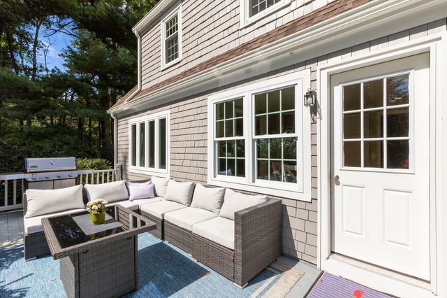 68 Stumpfield Road, Kensington, NH 03833