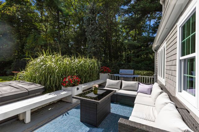 68 Stumpfield Road, Kensington, NH 03833