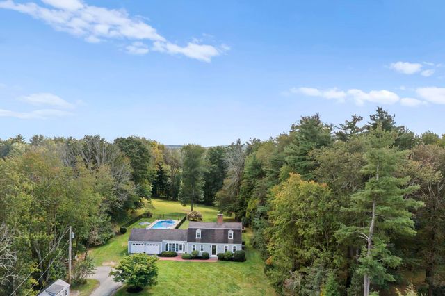 68 Stumpfield Road, Kensington, NH 03833