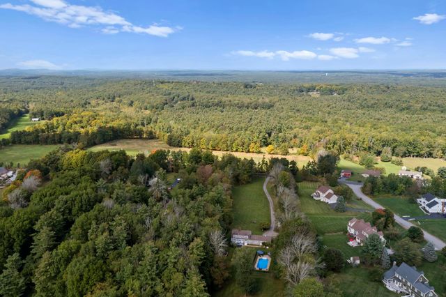 68 Stumpfield Road, Kensington, NH 03833