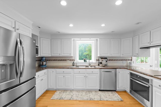 68 Stumpfield Road, Kensington, NH 03833