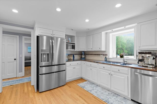 68 Stumpfield Road, Kensington, NH 03833