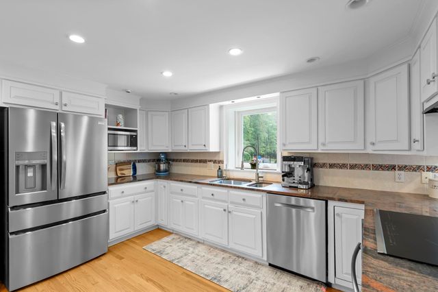 68 Stumpfield Road, Kensington, NH 03833