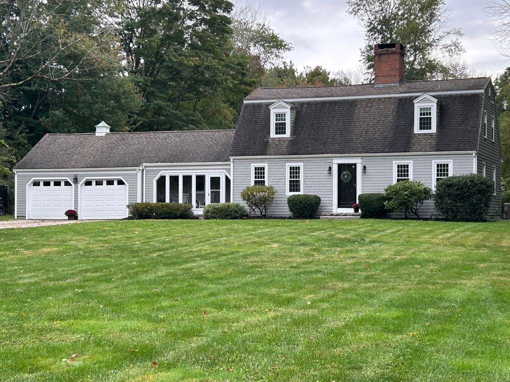 68 Stumpfield Road, Kensington, NH 03833