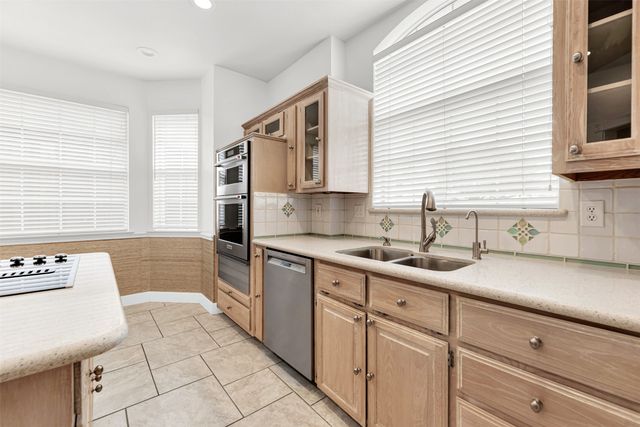 6064 BUFFRIDGE Trail, Dallas, TX 75252